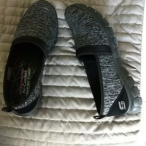 Skechers memory foam slip on shoes. Size 9